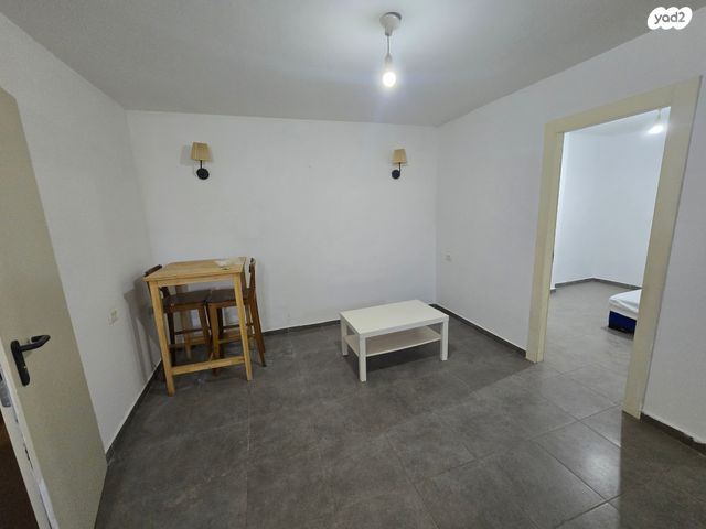 דירה, יצחק רגר, שכונה ד', באר שבע