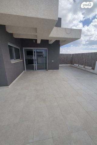 גג/ פנטהאוז, הארבל, פרדסיה, פרדסיה