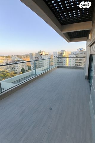 גג/ פנטהאוז, הרב זבולון גרז, רחובות הצעירה, רחובות