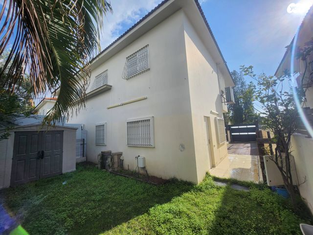 דו משפחתי, הבר 20, גן יבנה מערב, גן יבנה