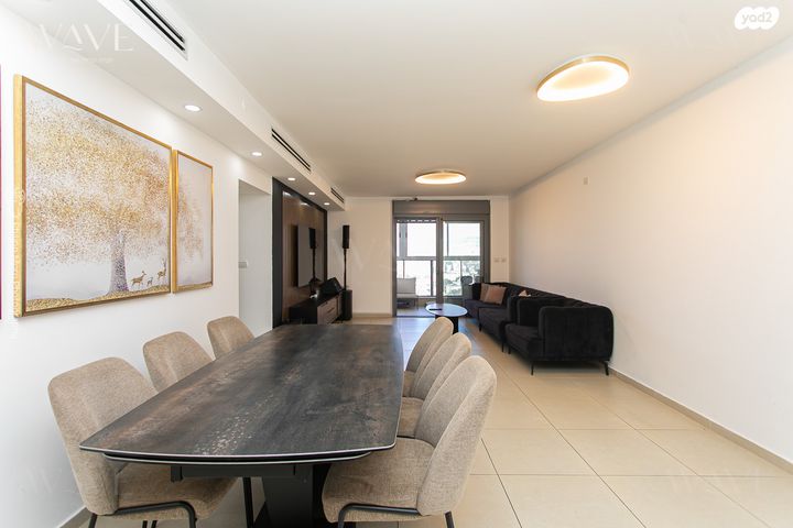 דירה, הגל, החותרים, טירת כרמל