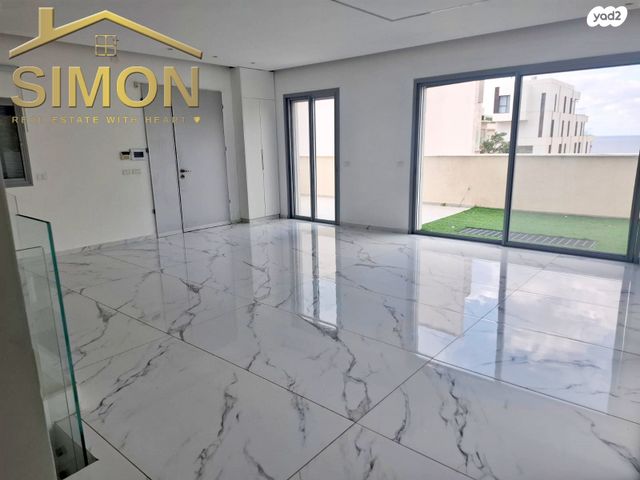 בית פרטי/ קוטג', פייר קניג 14, נוף הטיילת, נתניה