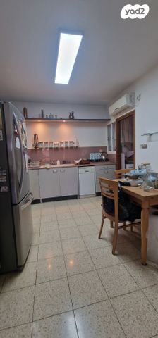 דירה, שדרות ש"י עגנון, גבעת הורדים, רסקו, ירושלים