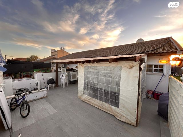 דו משפחתי, גבים, ערד