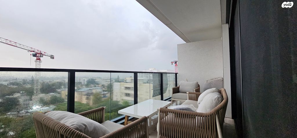 דירה, דבורה הנביאה, הדר, רמת השרון