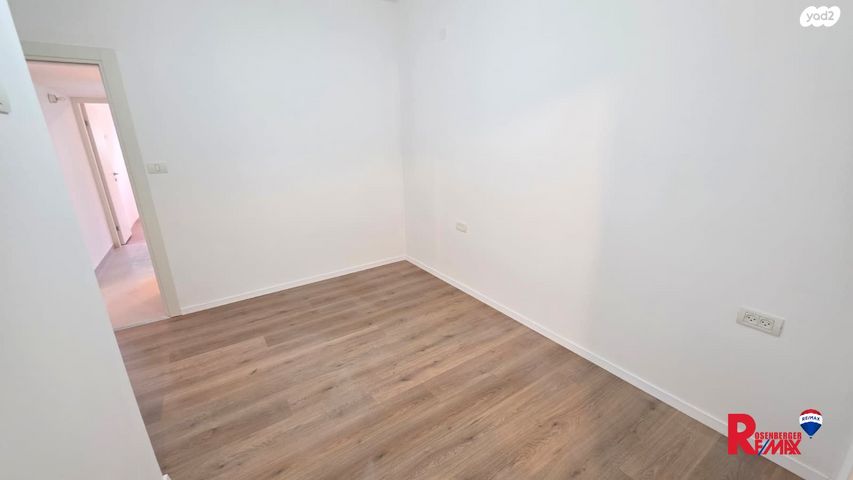 דירה, שדרות בר אילן 61, דרום מערב ותיק, בת ים