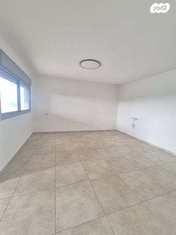 גג/ פנטהאוז, הארבל, פרדסיה, פרדסיה