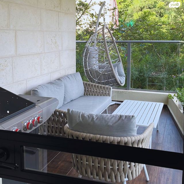 דירת גן, מעלות הבוצרים, מרכז הכרמל, חיפה