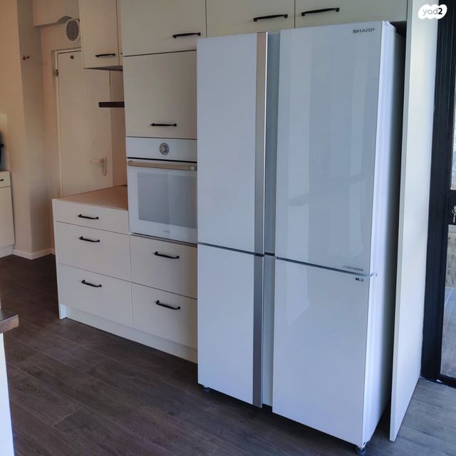 דירת גן, מעלות הבוצרים, מרכז הכרמל, חיפה