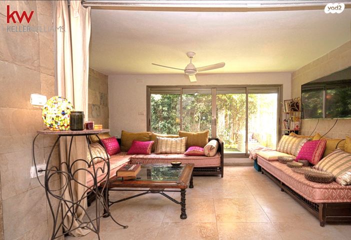 דו משפחתי, האצ"ל, רעננה