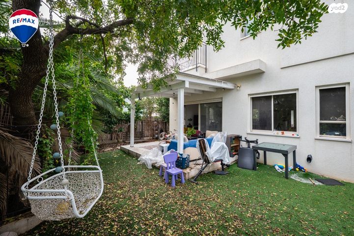 דו משפחתי, הדרים, מרכז פרדס חנה, פרדס חנה כרכור