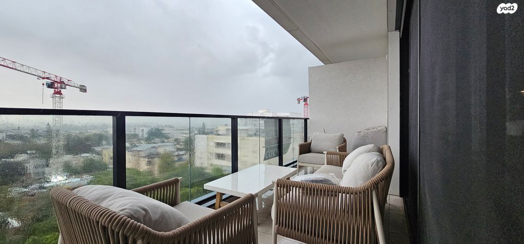 דירה, דבורה הנביאה, הדר, רמת השרון