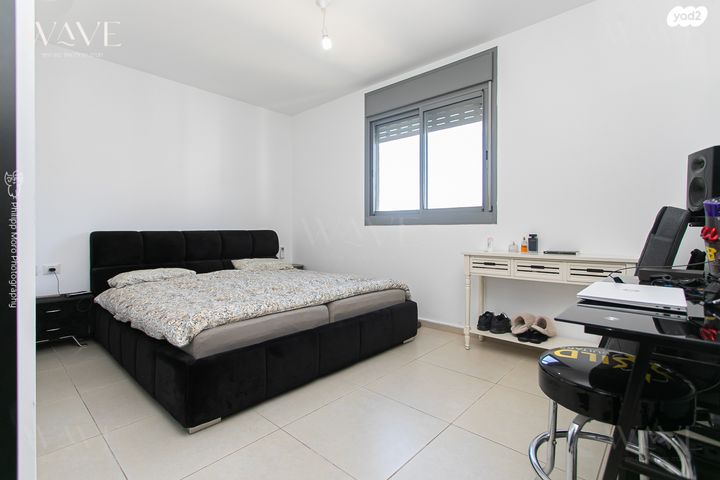 דירה, הגל, החותרים, טירת כרמל