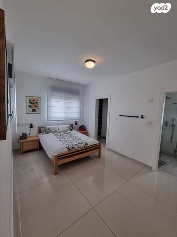 גג/ פנטהאוז, הרב זבולון גרז, רחובות הצעירה, רחובות