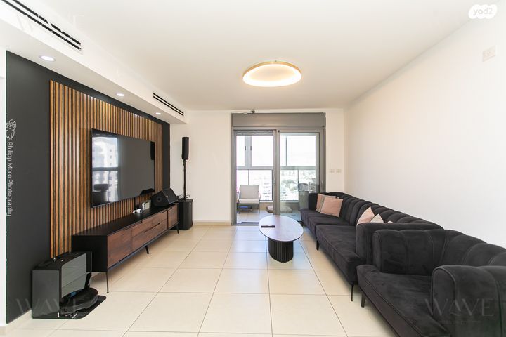 דירה, הגל, החותרים, טירת כרמל