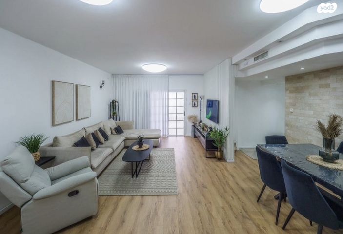 דירה, וייצמן, עיר, מרכז העיר, נהריה