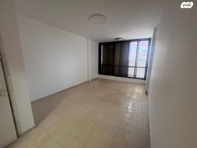 שדרות יוספטל 8