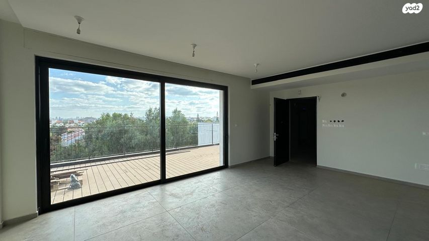 דירת גן, גרין פארק החדשה, הוד השרון