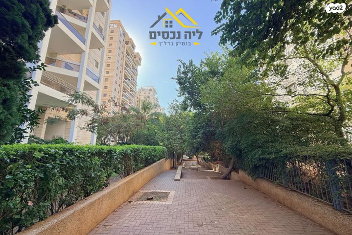 דירה, יצחק בן צבי 10, מתחם 200, הוד השרון