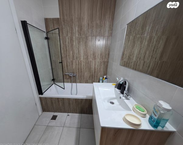 דירה, יוסף הגלילי 22, שכונת בן גוריון, מרכז העיר ג', רמת גן