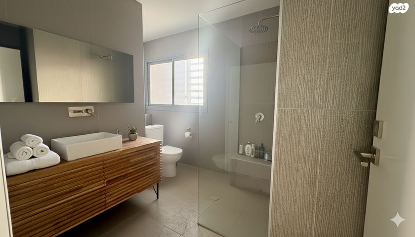 גג/ פנטהאוז, המעלות, פועלי הרכבת, גבעתיים