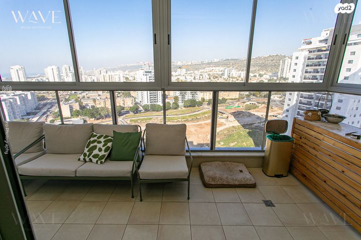 דירה, הגל, החותרים, טירת כרמל