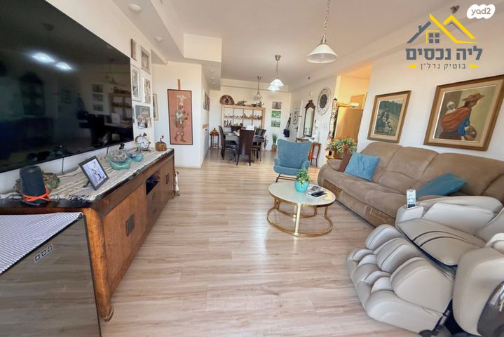 דירה, יצחק בן צבי 10, מתחם 200, הוד השרון