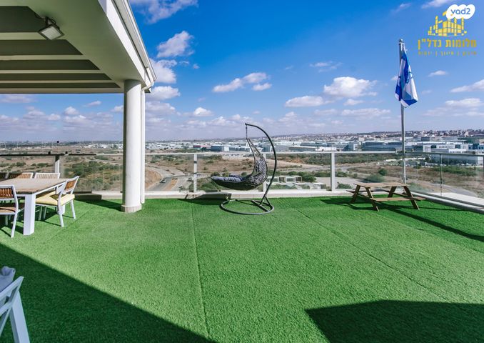 גג/ פנטהאוז, נופרים, ראש העין