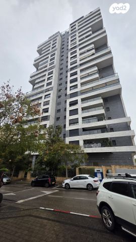 דירה, יונתן רטוש 1, פסגות אפק, ראש העין