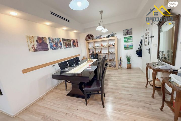 דירה, יצחק בן צבי 10, מתחם 200, הוד השרון