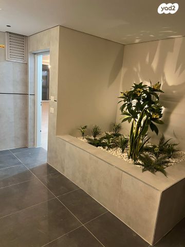 דירה, שדרות מנחם בגין, גבעת אולגה, חדרה