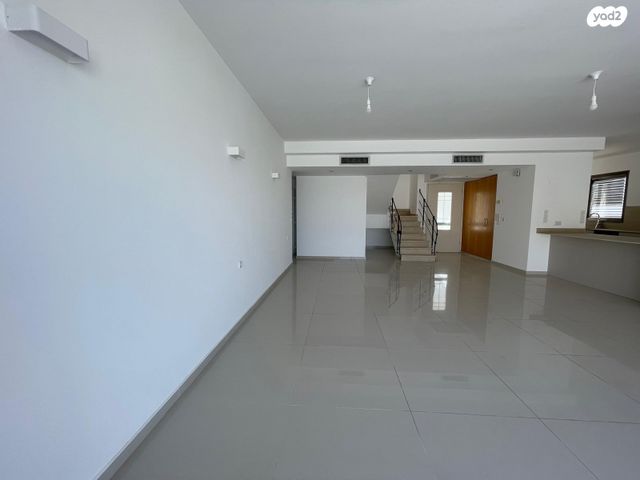 גג/ פנטהאוז, גולן, רמת השרון