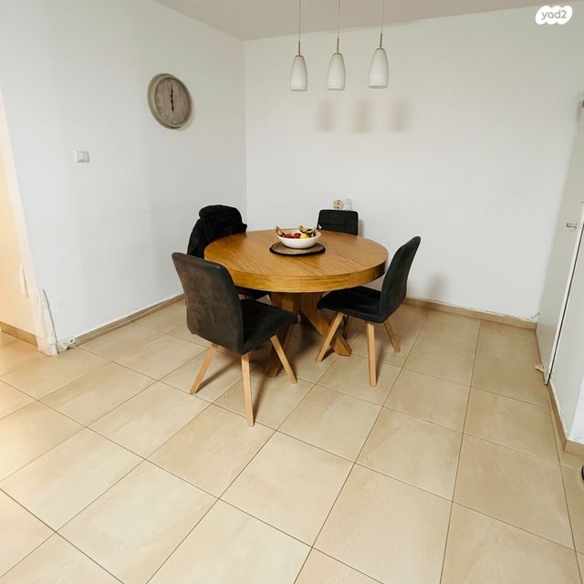 דירה, פינס, גדרה