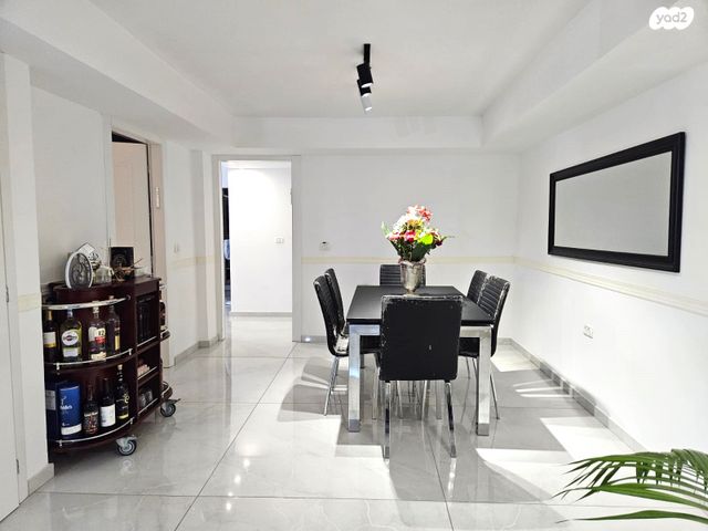 דירה, אורנית