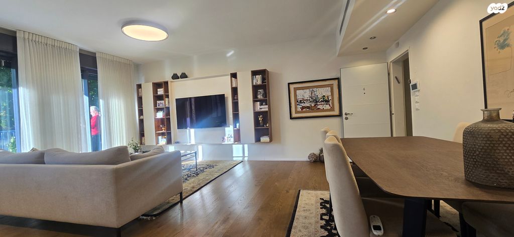 דירה, גדעון, הדר, רמת השרון