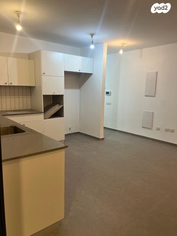 דירה, שדרות מנחם בגין, גבעת אולגה, חדרה