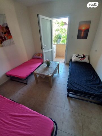 דירת גן, הצבעונים, קצרין