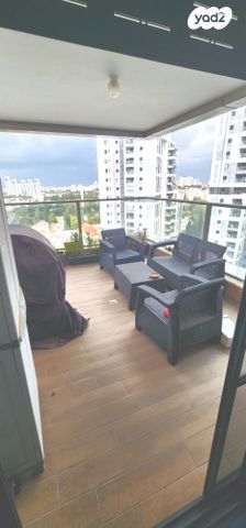 דירה, רועי קליין, קרית קריניצי, רמת גן