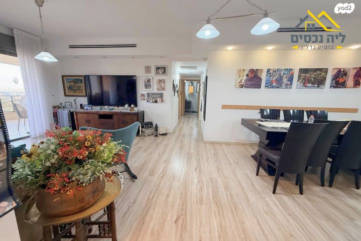 דירה, יצחק בן צבי 10, מתחם 200, הוד השרון