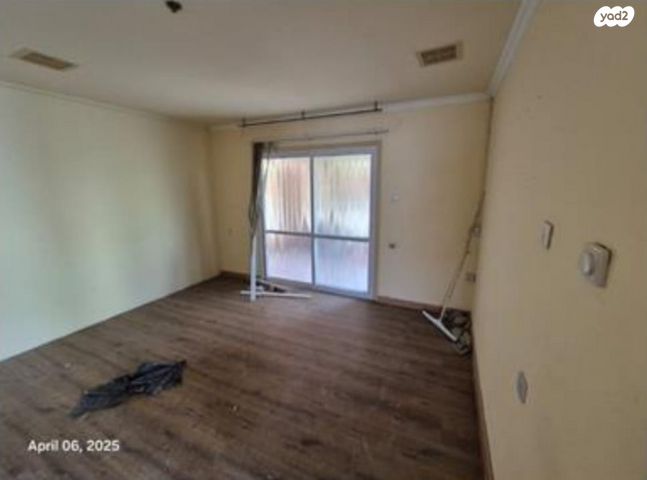 דו משפחתי, אופקים