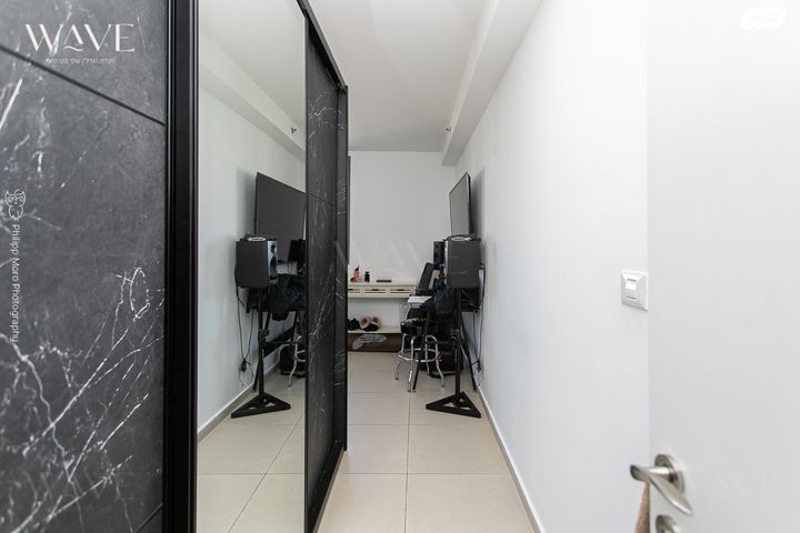 דירה, הגל, החותרים, טירת כרמל