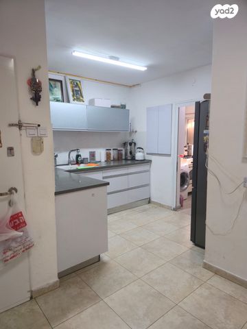 דירה, המצביאים 8, נאות יצחק, לוד