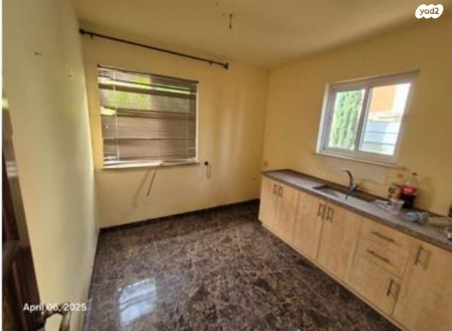 דו משפחתי, אופקים