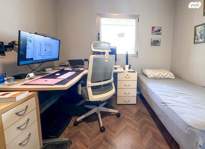 דירת גן, רעננה