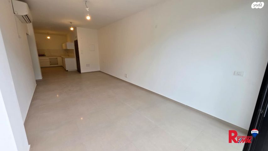 דירה, שדרות בר אילן 61, דרום מערב ותיק, בת ים