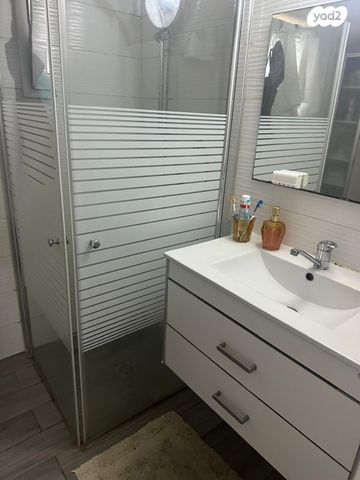 דירה, שדרות כצנלסון 10, מרכז העיר, קרית אתא