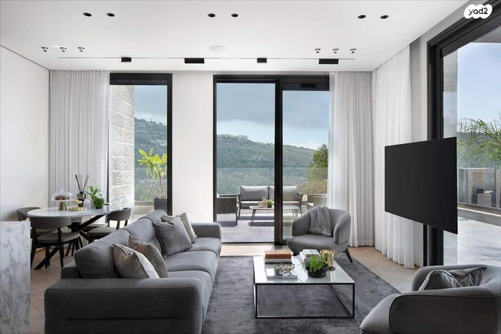 גג/ פנטהאוז, אבנר חי שאקי, גילה, ירושלים