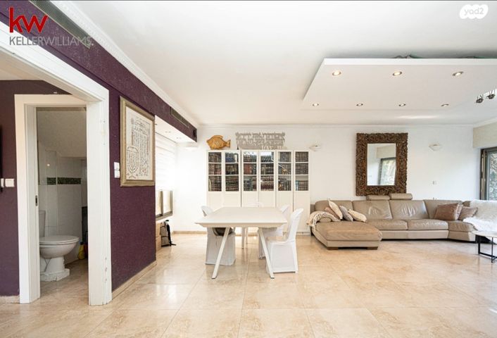 דו משפחתי, האצ"ל, רעננה