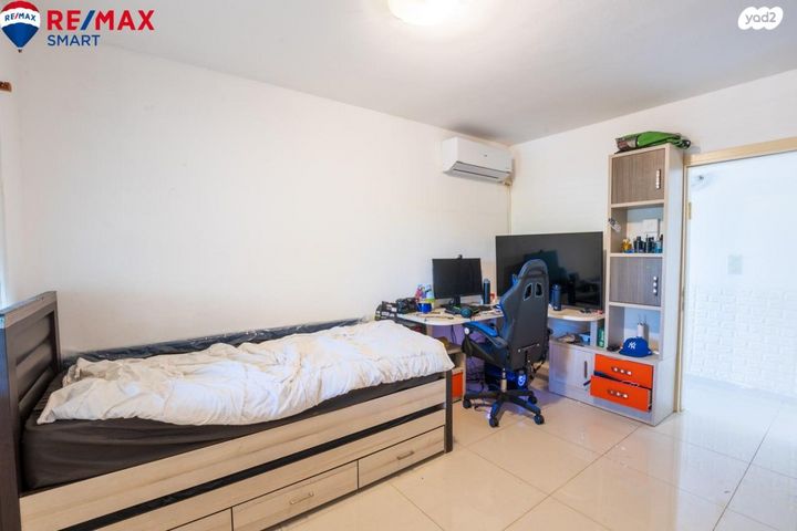 גג/ פנטהאוז, שבטי ישראל 26, מרכז העיר, סביניה, הוותיקה, קרית ביאליק