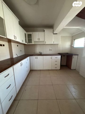 דירה, שיבת ציון 15, פרוסטיג, קרית אתא